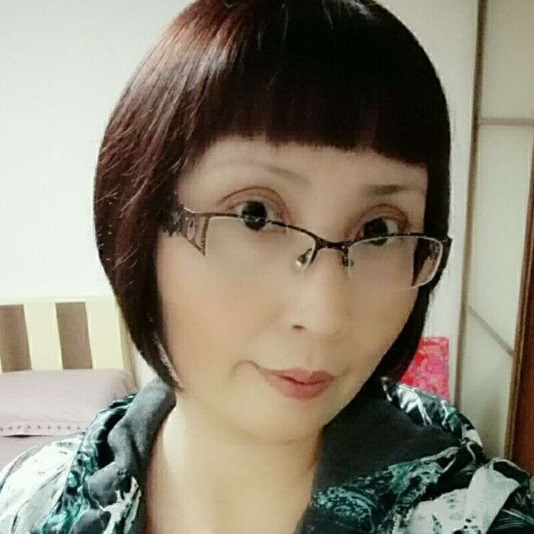 候赖皮的照片