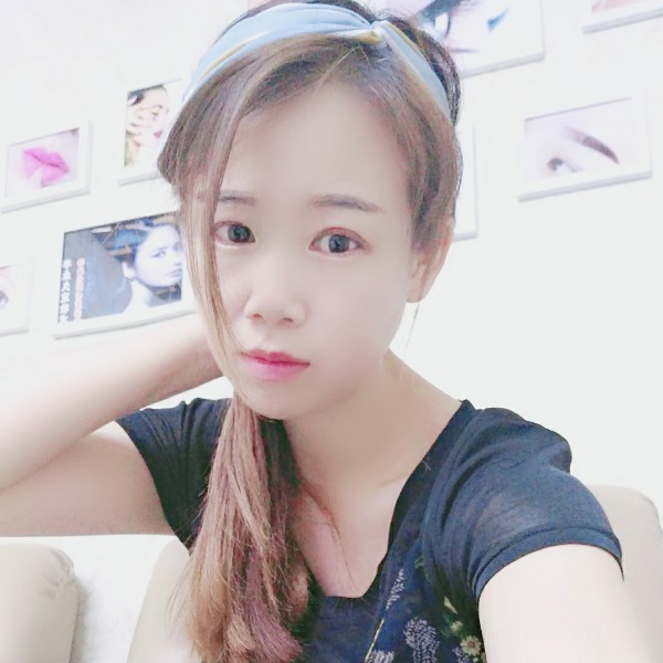 小甜瓜踢平淡的照片
