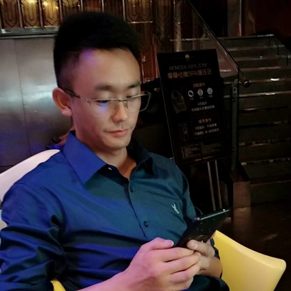 调皮小熊猫的照片