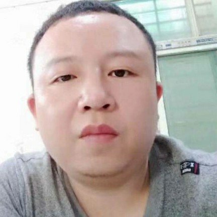 钟跃的照片