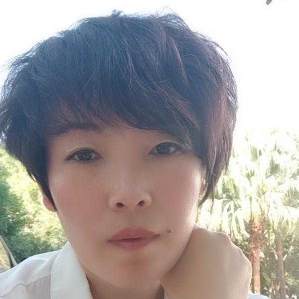 漂亮深拥往事的照片