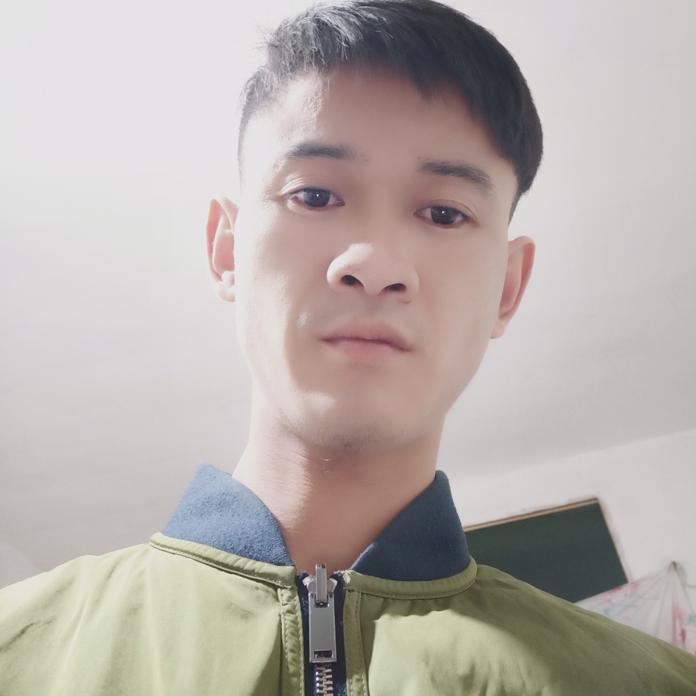 不安浅吻大叔的照片
