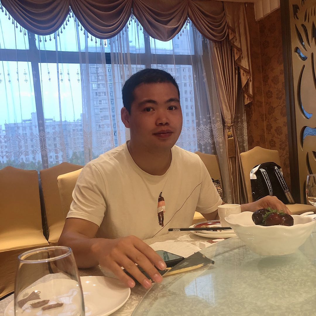 细心用大碗的照片