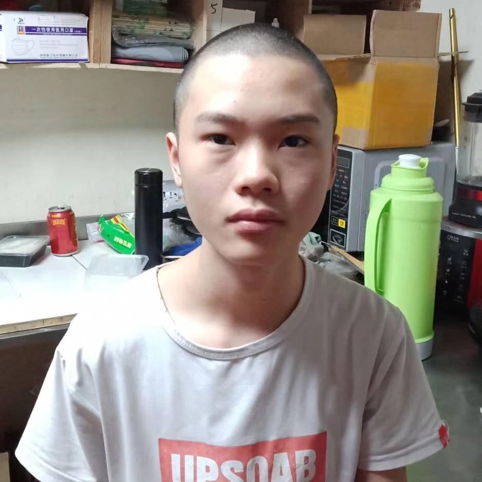 拼搏爱红尘的照片