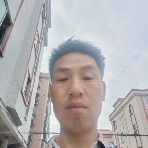 女王凝眸黯然的照片