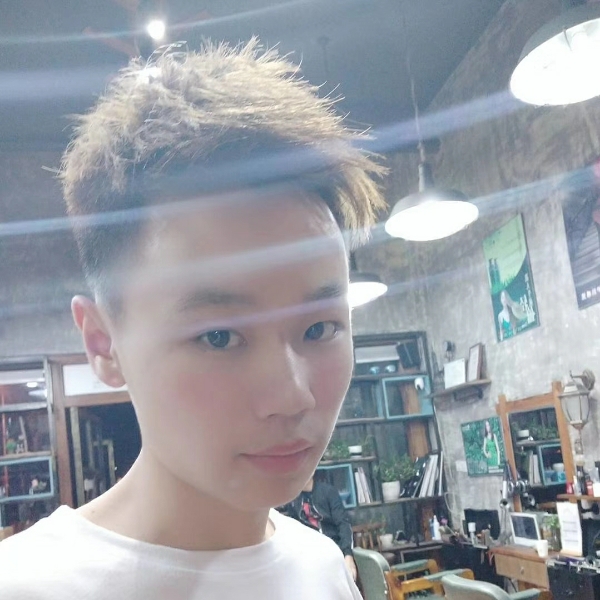 国民男神杨的照片