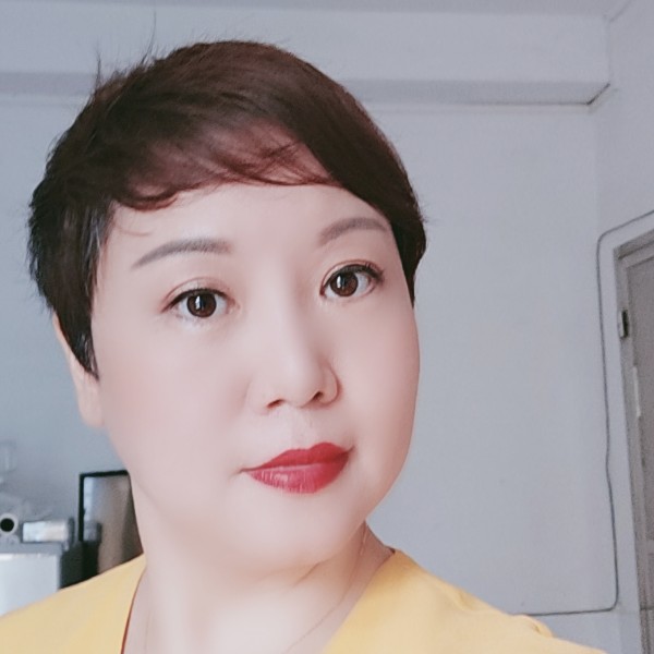 小华女的照片