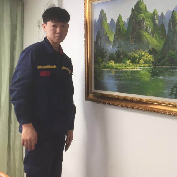 结实請小兔子的照片