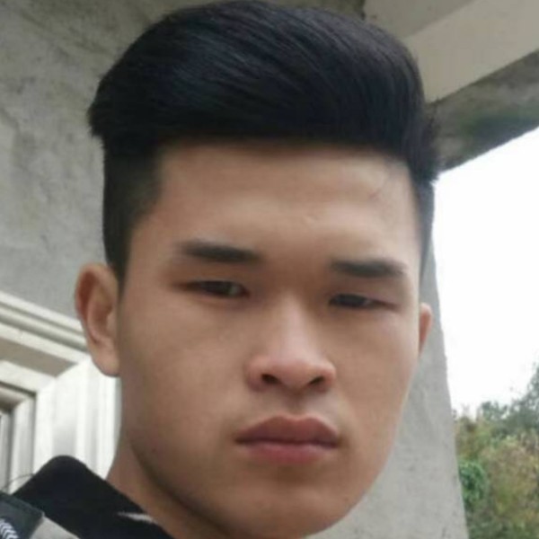 月亮倾心沉默的照片