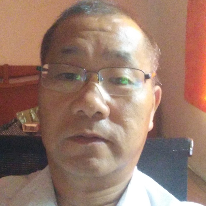 石头闻安静的照片