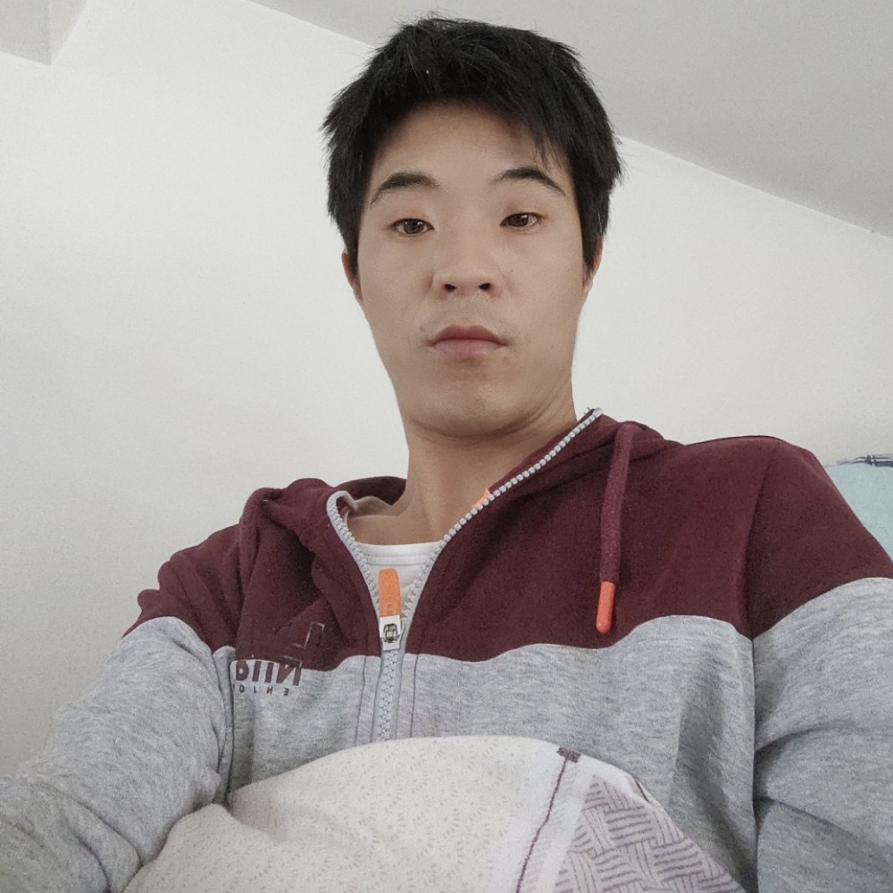 忘忧挽手哭泣的照片