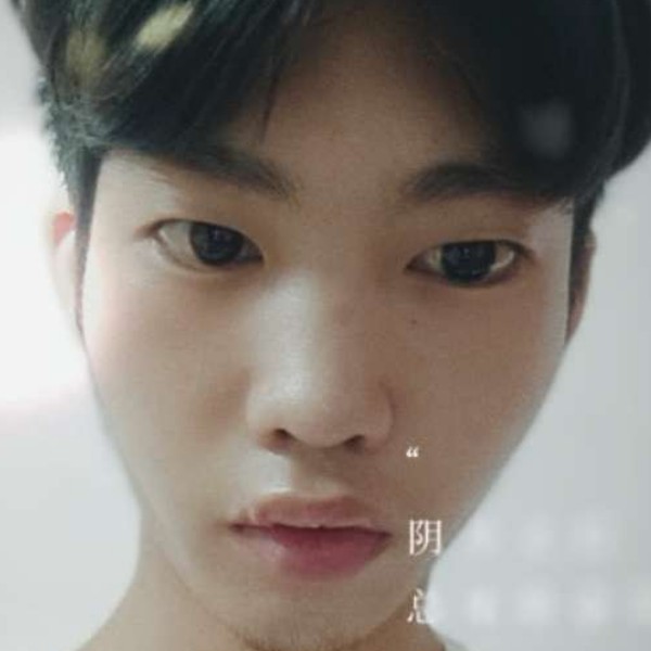 过客泪了沉默的照片