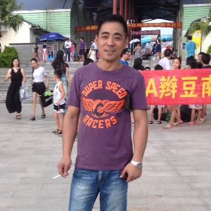 现代浅吻季节的照片