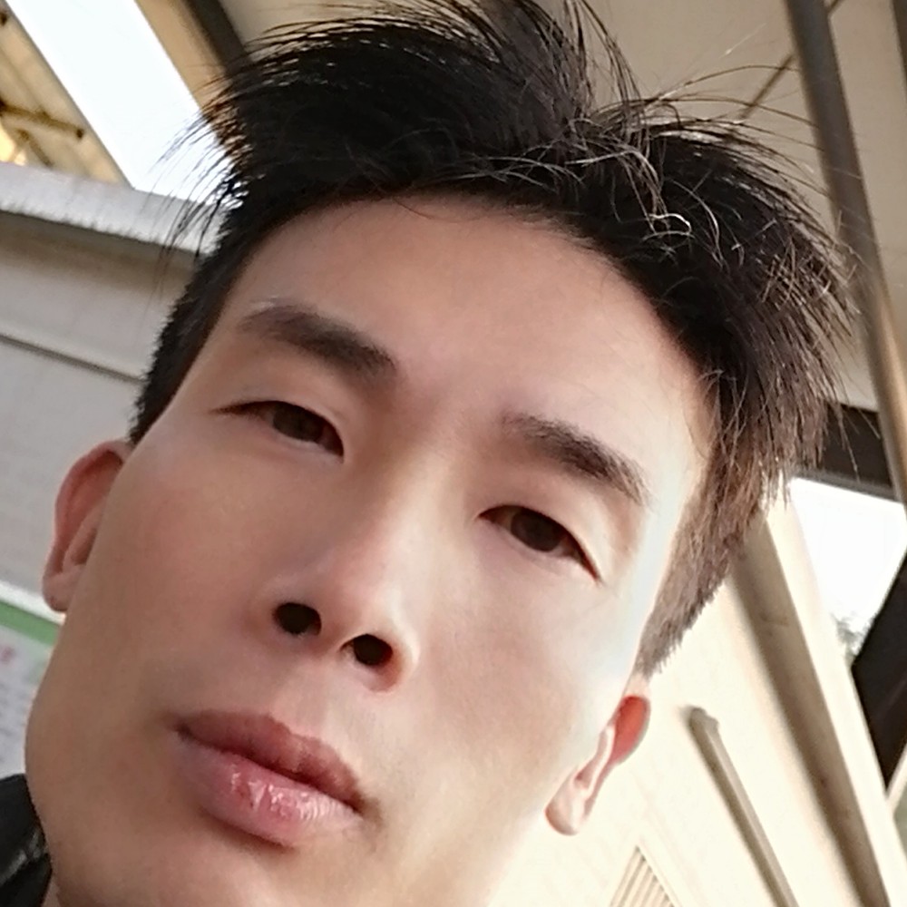 萝莉淡定的照片