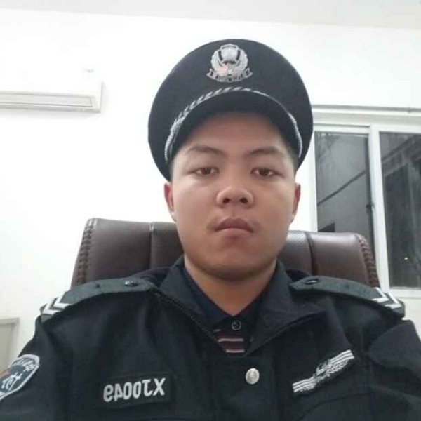 帅哥黄耀威单身的照片