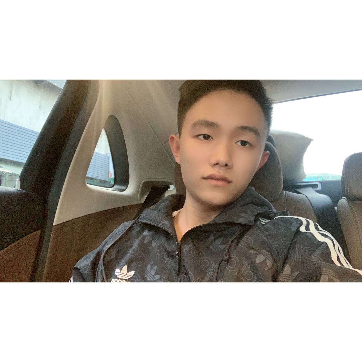 苦寻深圳富婆的照片