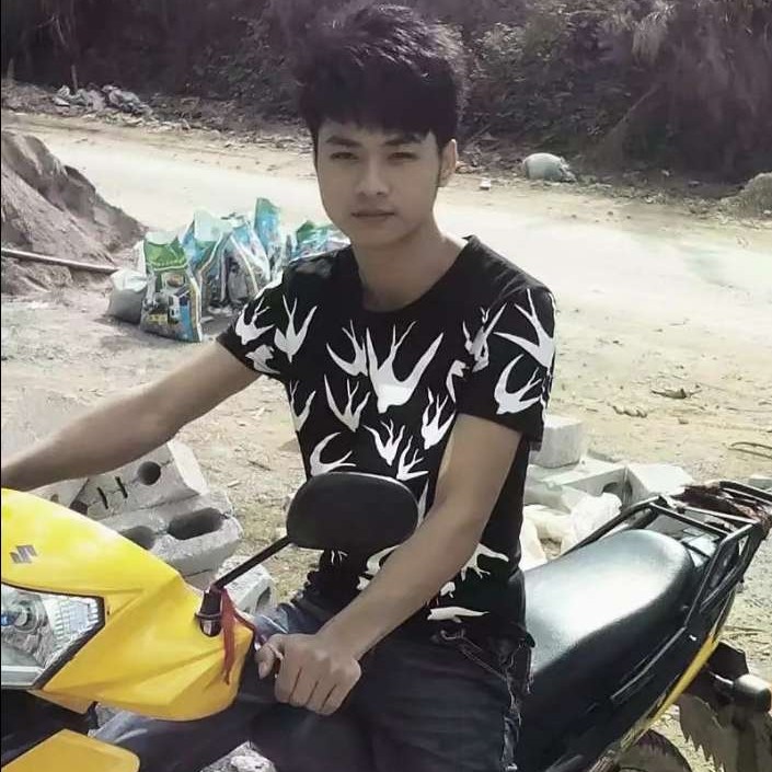 蓝天愿老迟到的照片