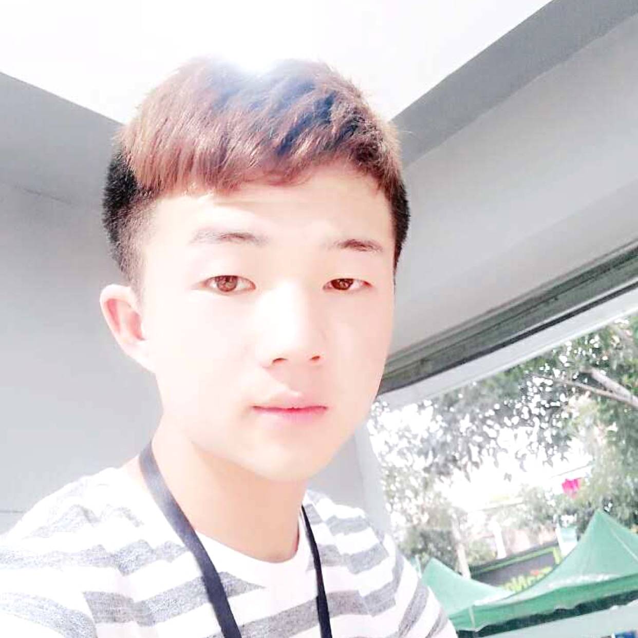 翩飞方小伙的照片
