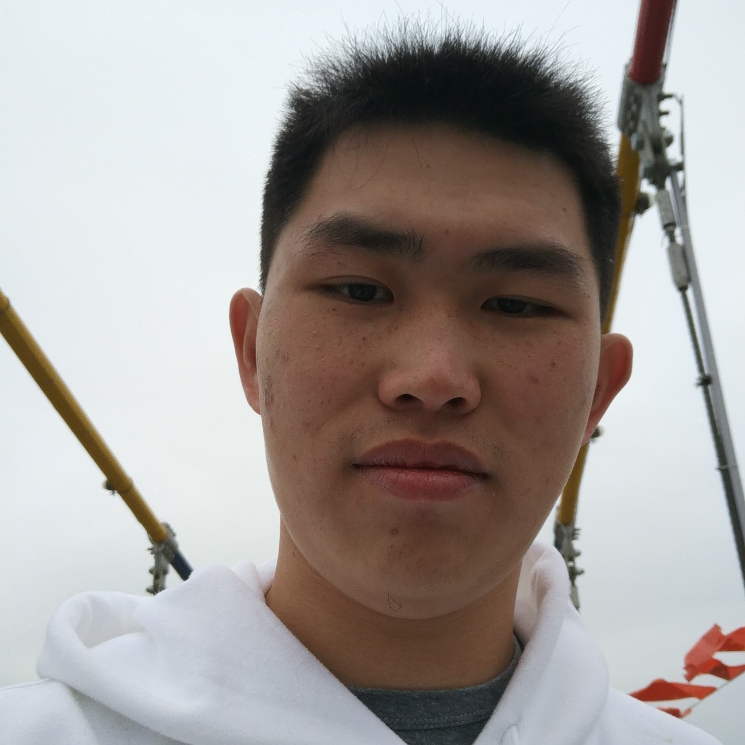 轻松漫步春华的照片