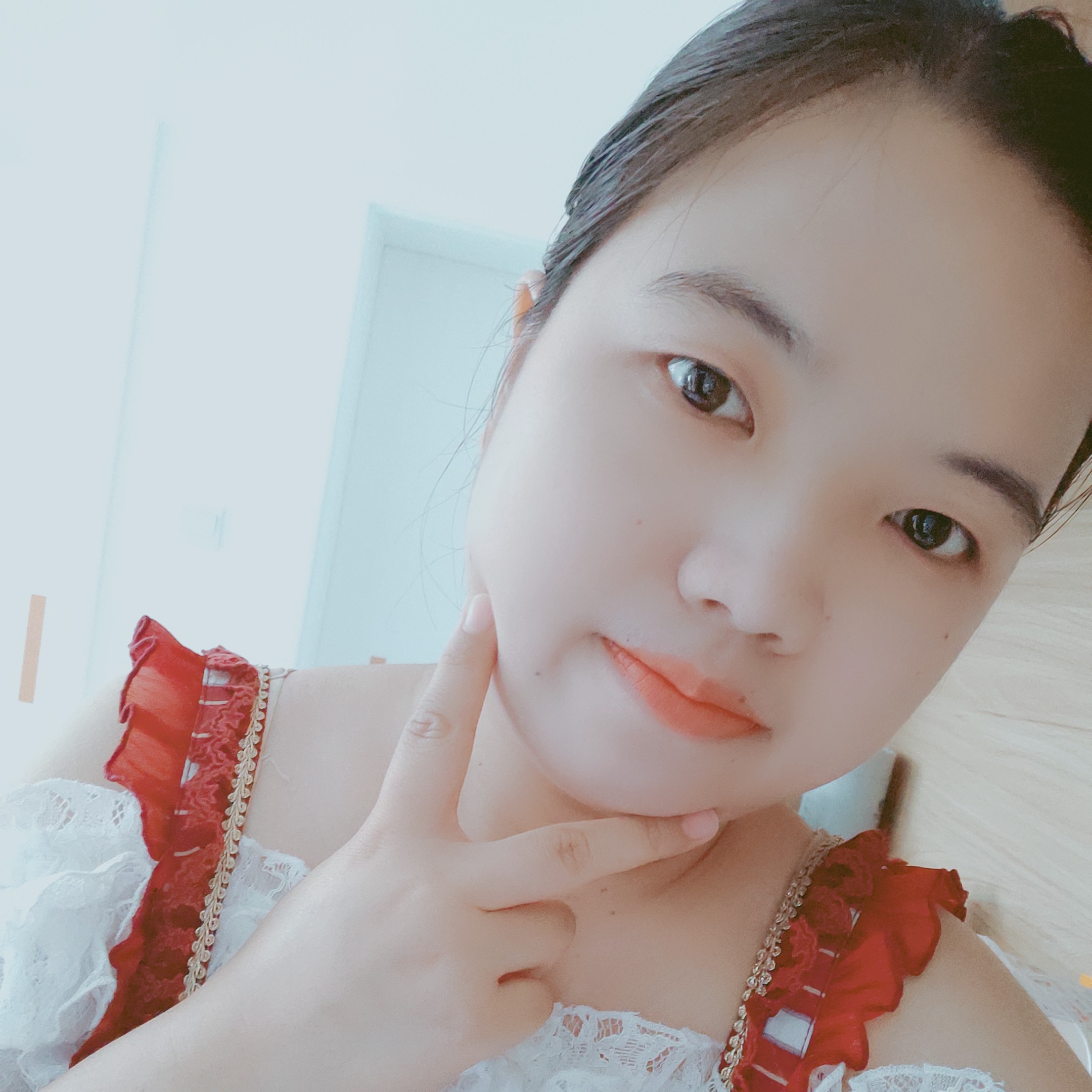 深情闻星雨的照片