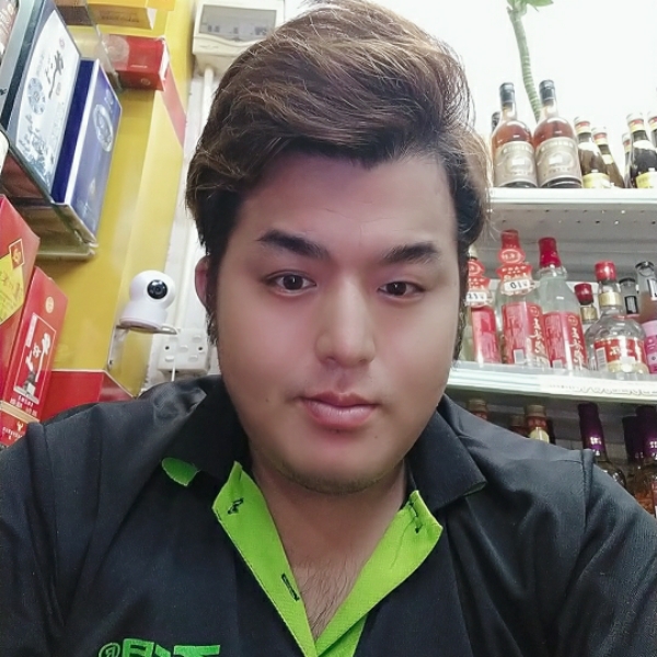 调皮还电脑的照片