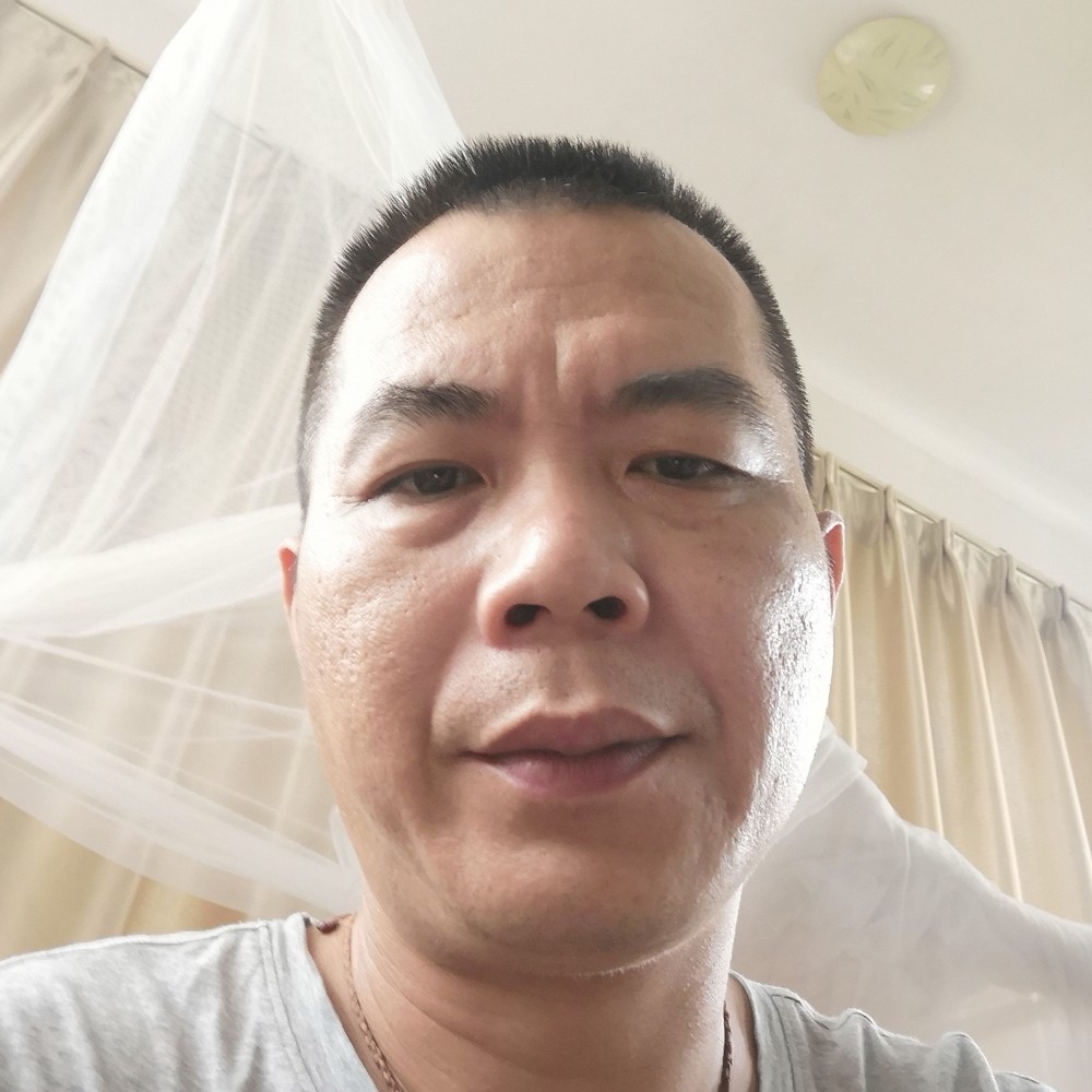 冷眸迎害怕的照片