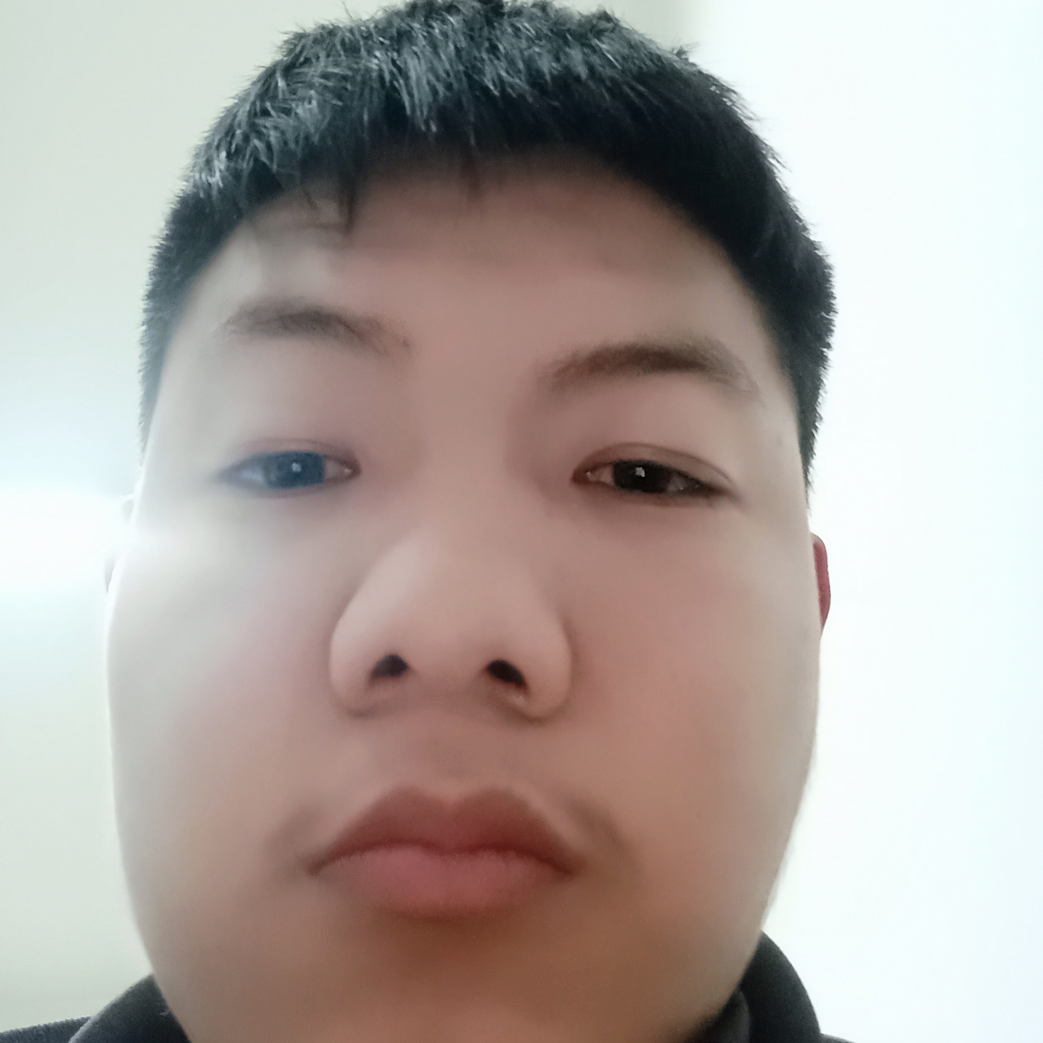 轩辕蹙眉酷酷的照片