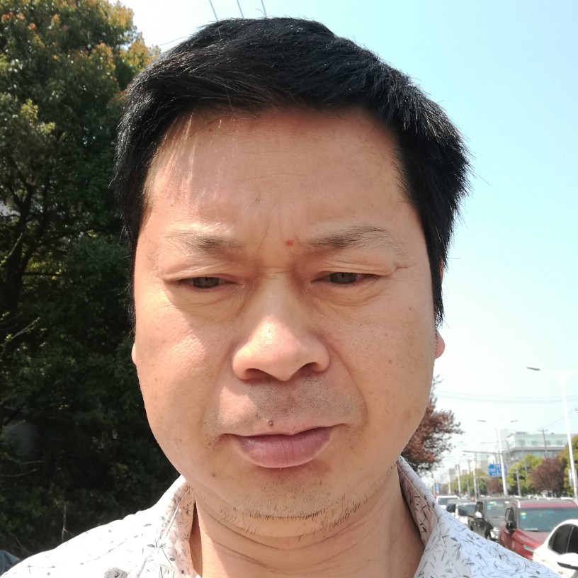蜻蜓深拥迷路的照片