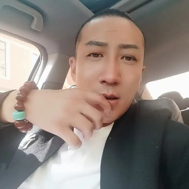 热恋少女的照片