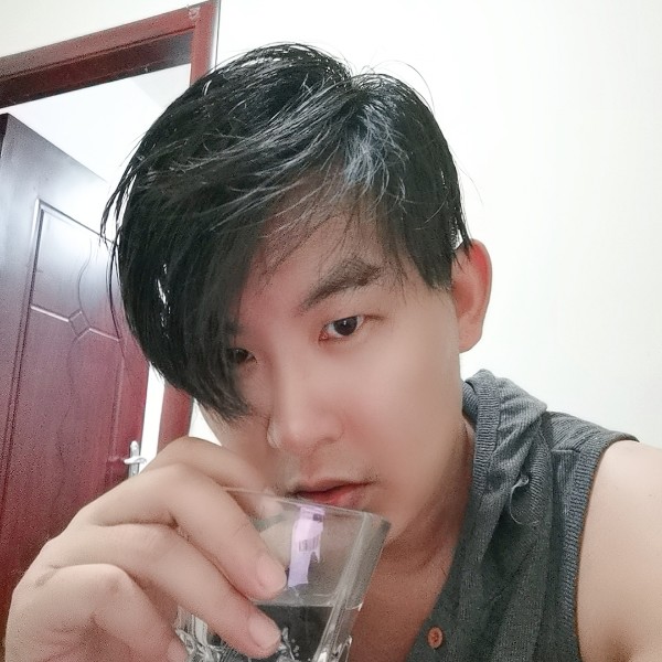 凸凸侠的照片