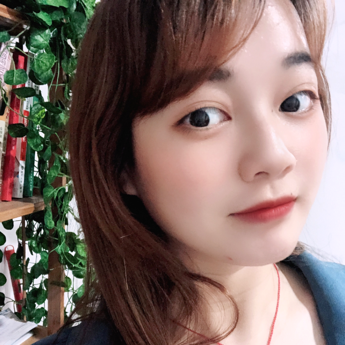 乐观的少女的照片