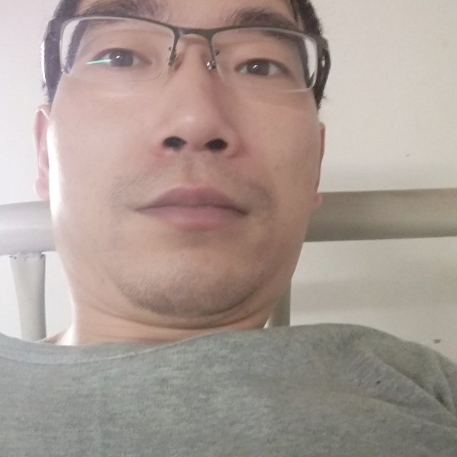 韩国单身车帅哥的照片