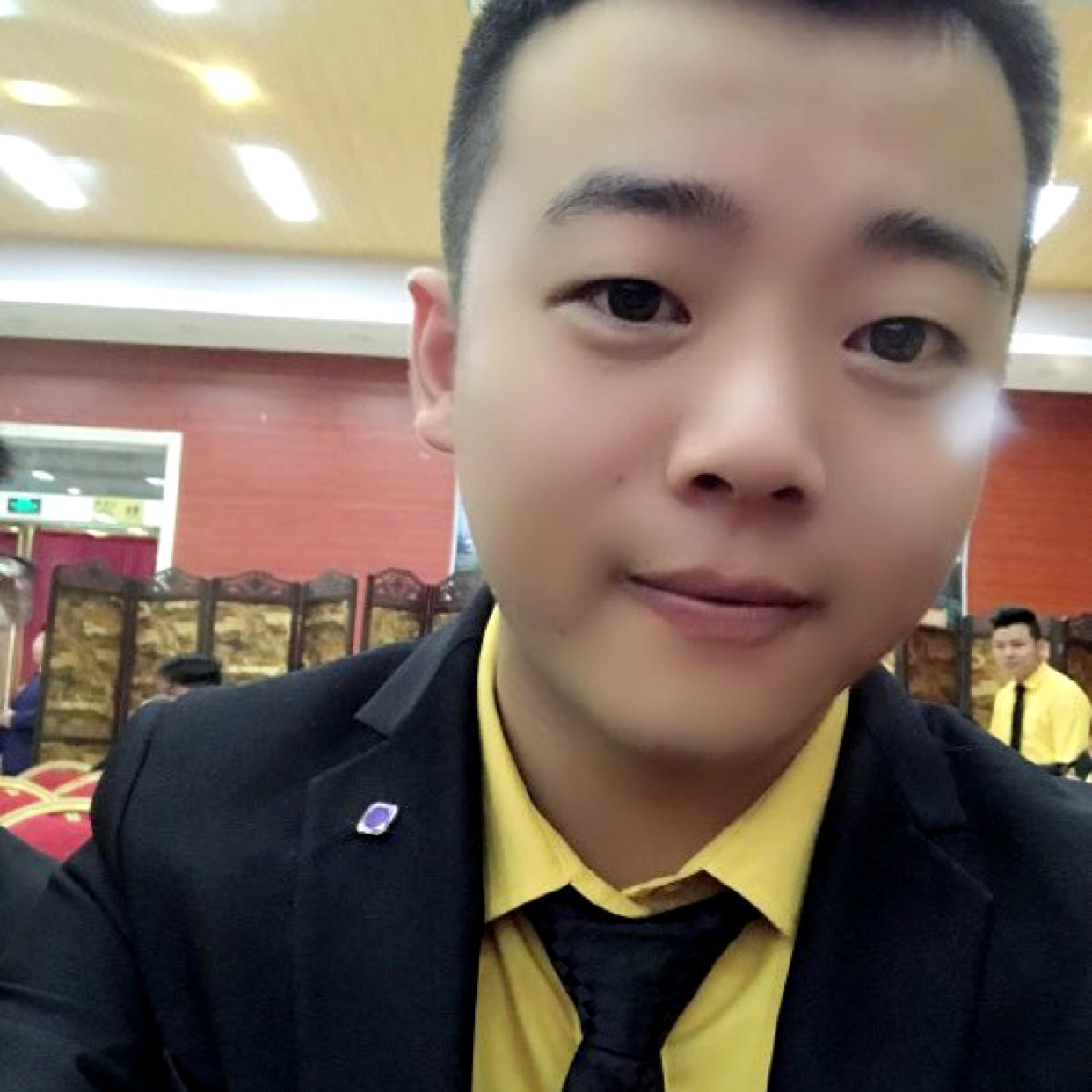 沈涵哥哥的照片