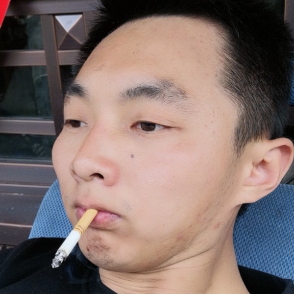 平湖想人陪的照片