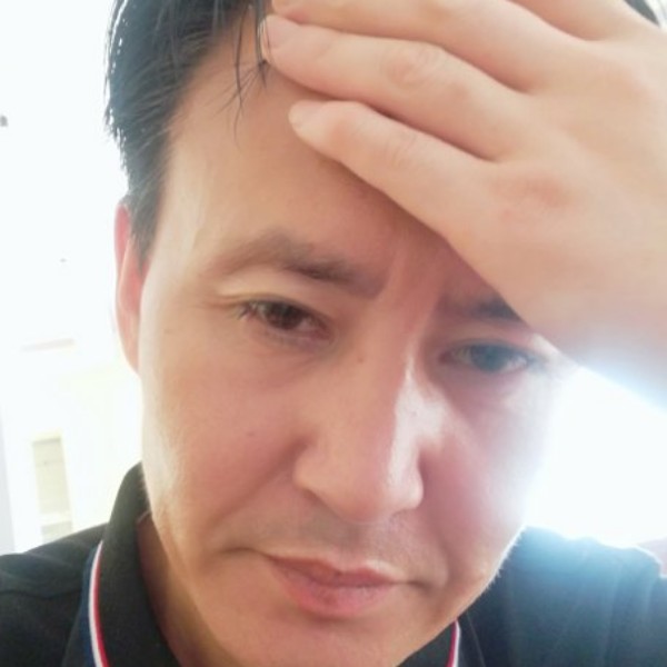 一阵风。的照片