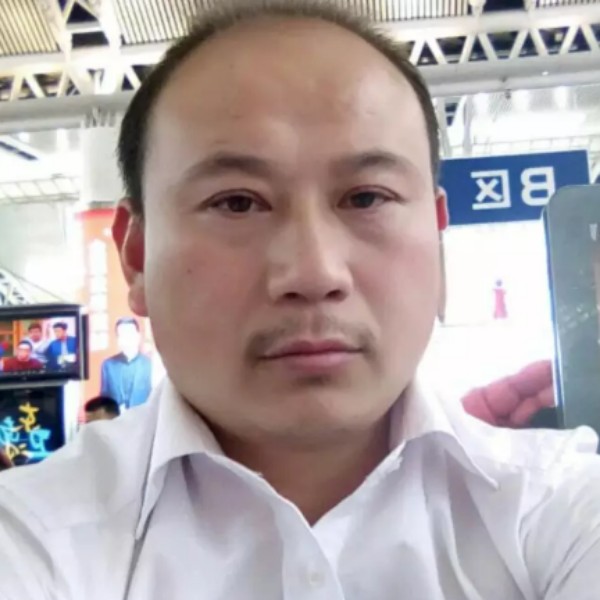 痴情的等待。的照片