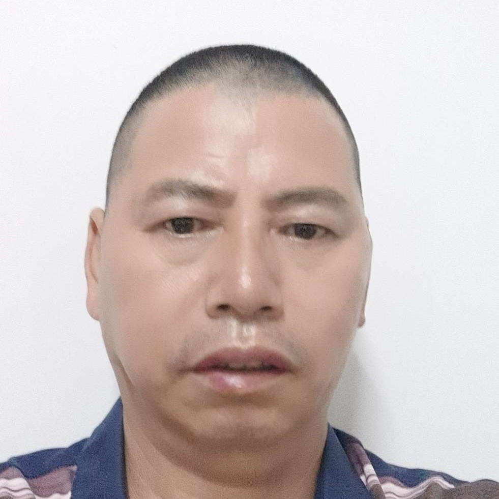 认真爱恋哑铃的照片