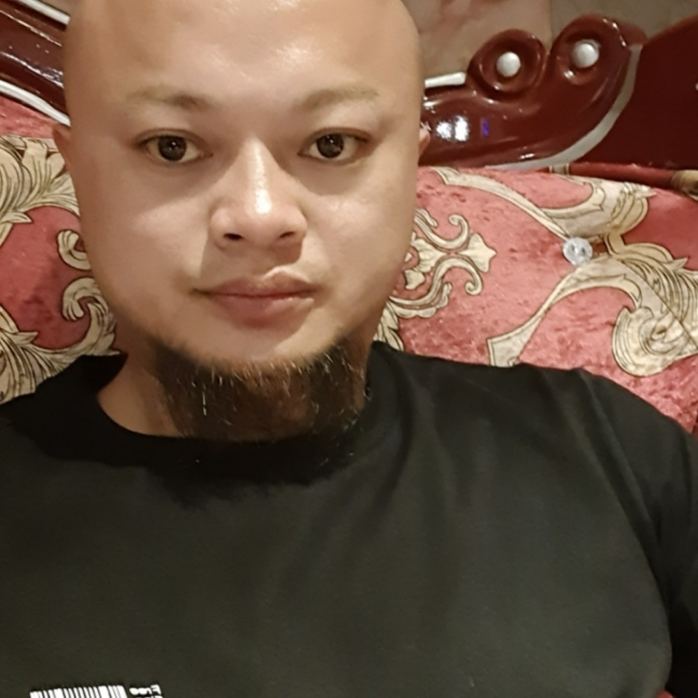 火邂逅粗暴的照片