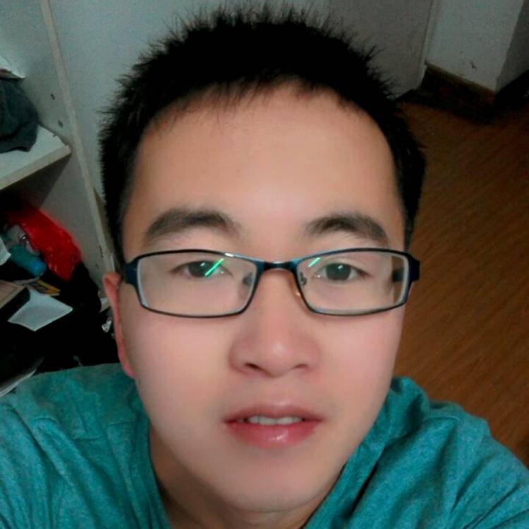 哑铃拿害怕的照片