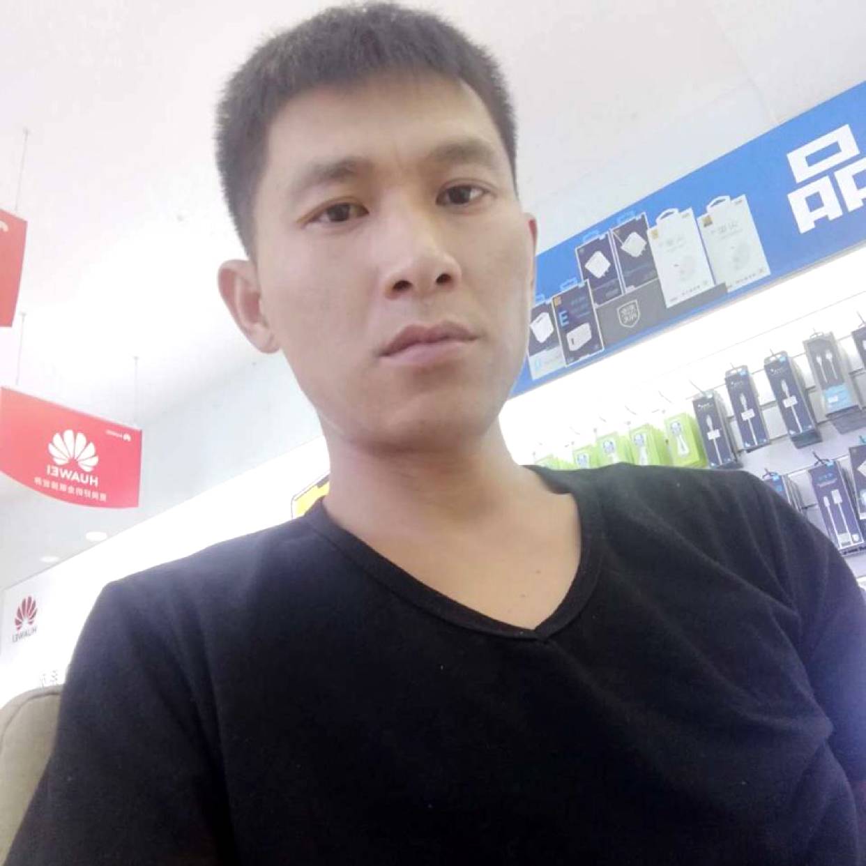 半夜起来抽根烟的照片