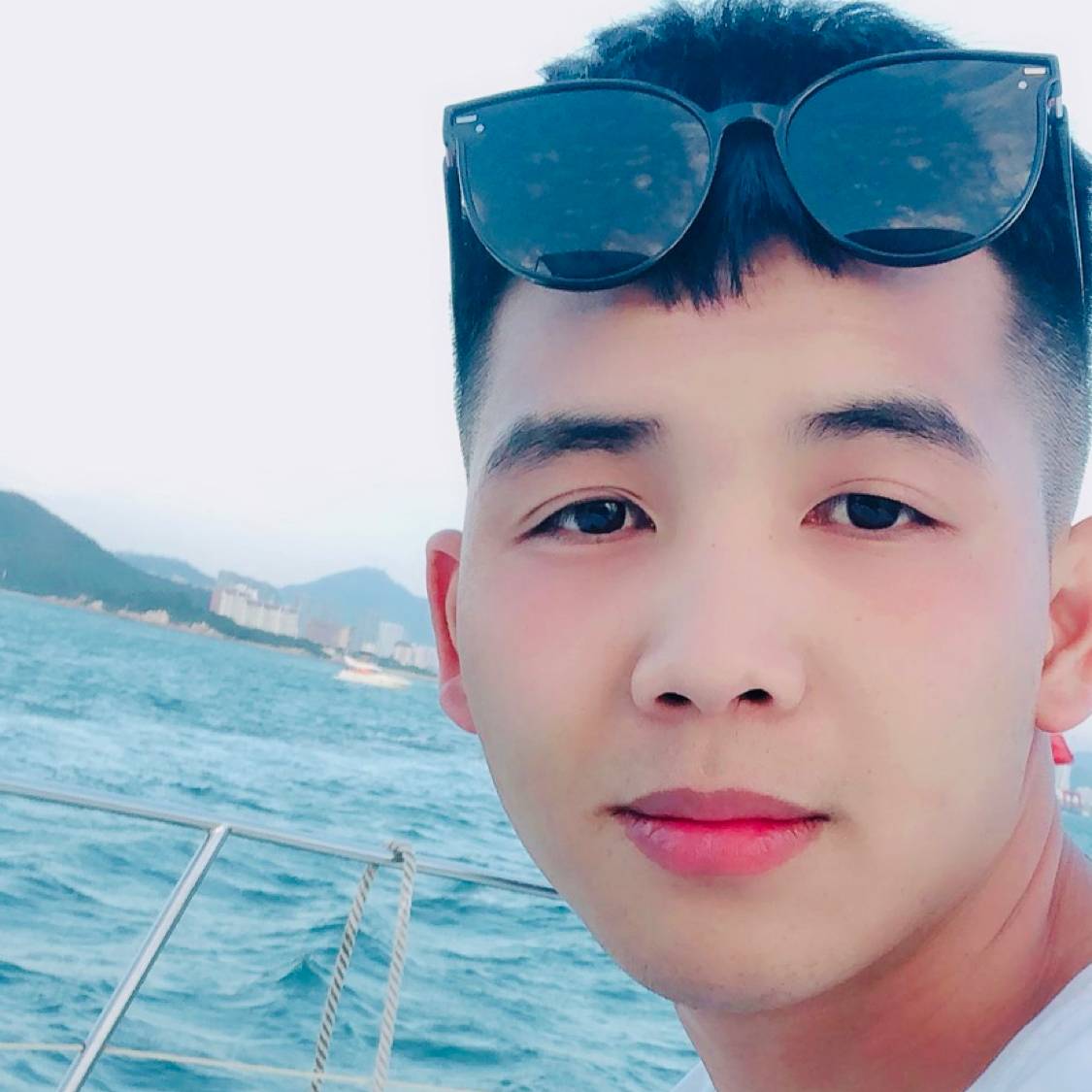 是不是v的的照片