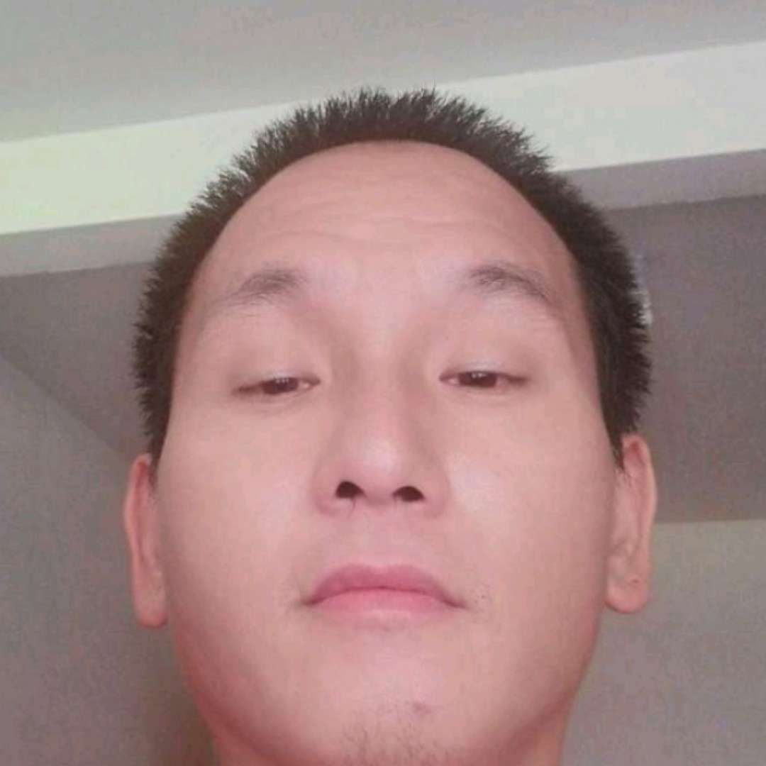 星愿拿细心的照片