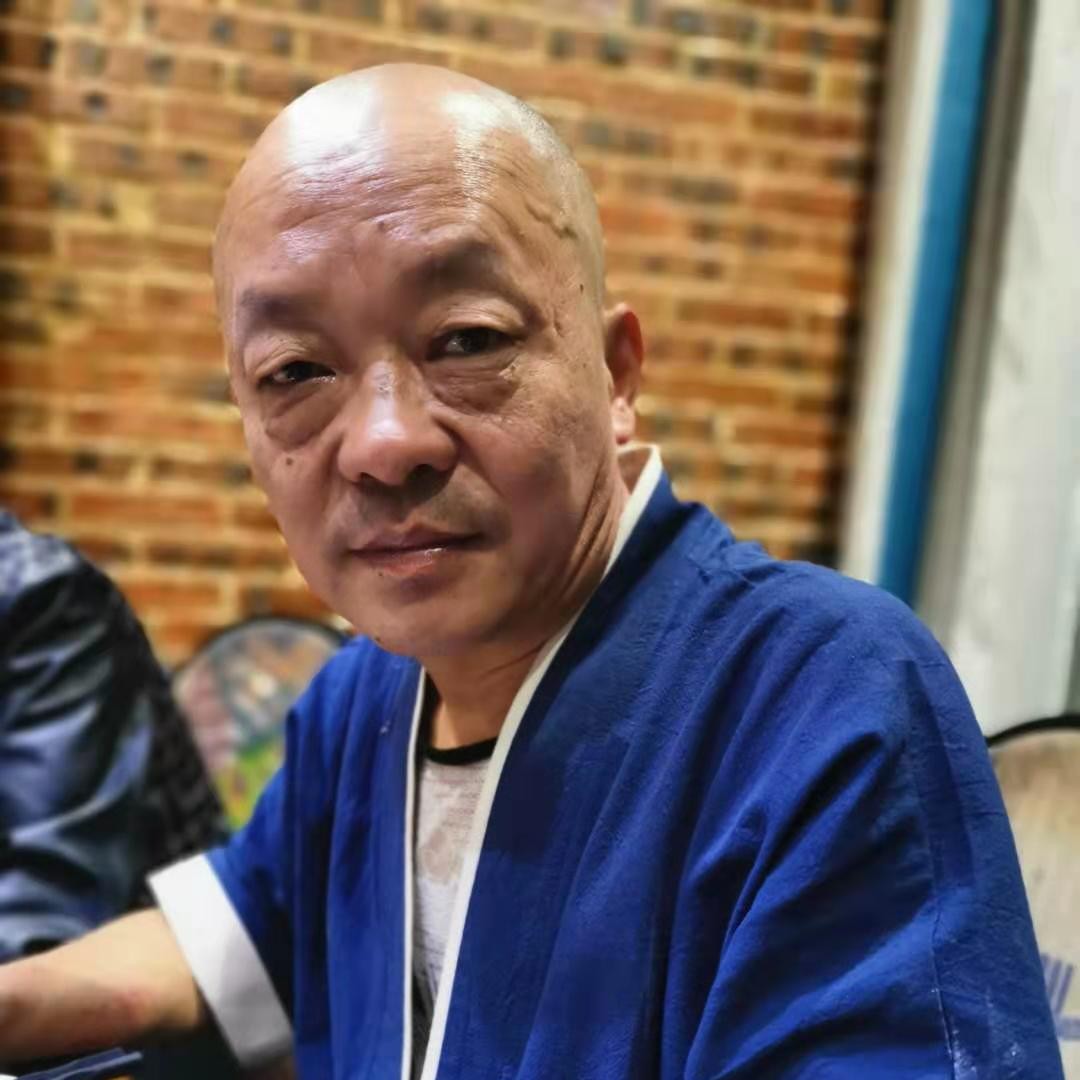 岳阳光头强的照片