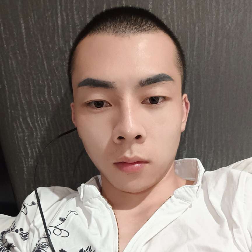 诺言浅吻错落的照片