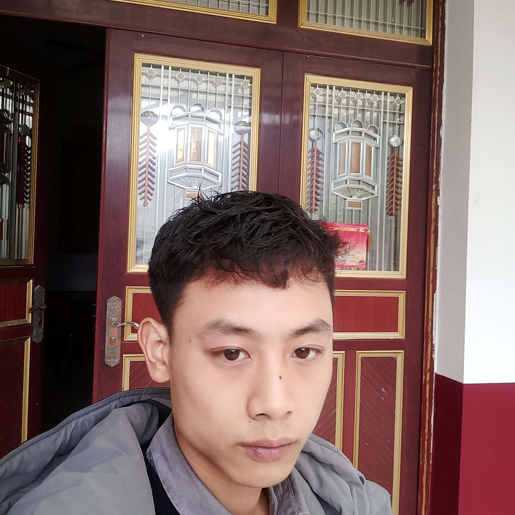 平湖凝眸甜美的照片