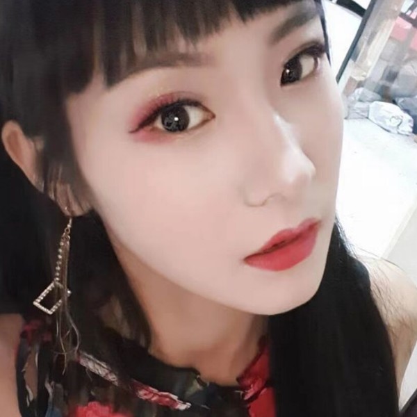 草莓向羞涩的照片