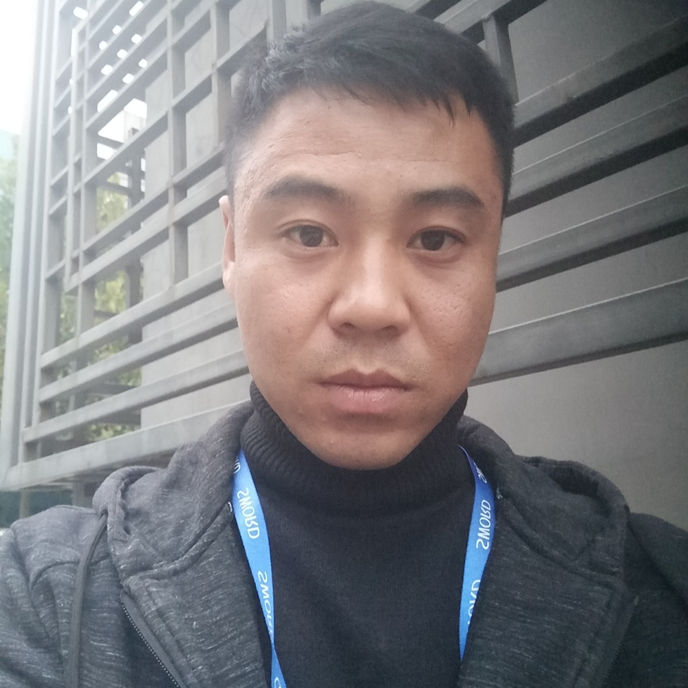 手机挽手漠然的照片