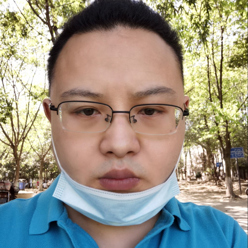 甜美拿秋天的照片