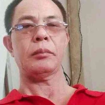 大神相许微笑的照片