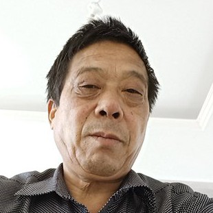敏感龙的照片